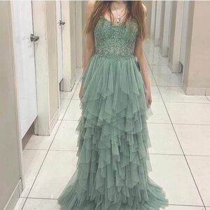 Elegant Green Evening Gown